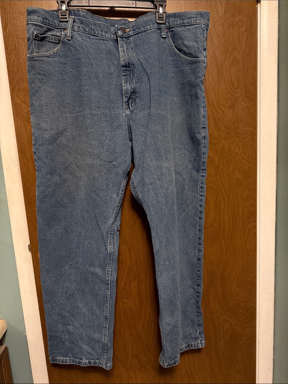 Wrangler Men's Light Blue Relaxed Fit Jeans 42x30